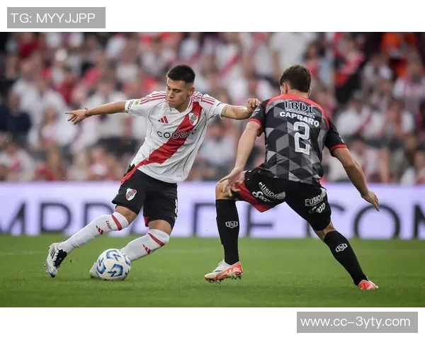 埃切维里出场时间受限药厂总监强调球队防守需稳固